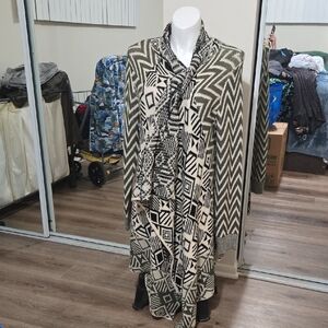 Faded Glory Black and Cream Knit Sweater